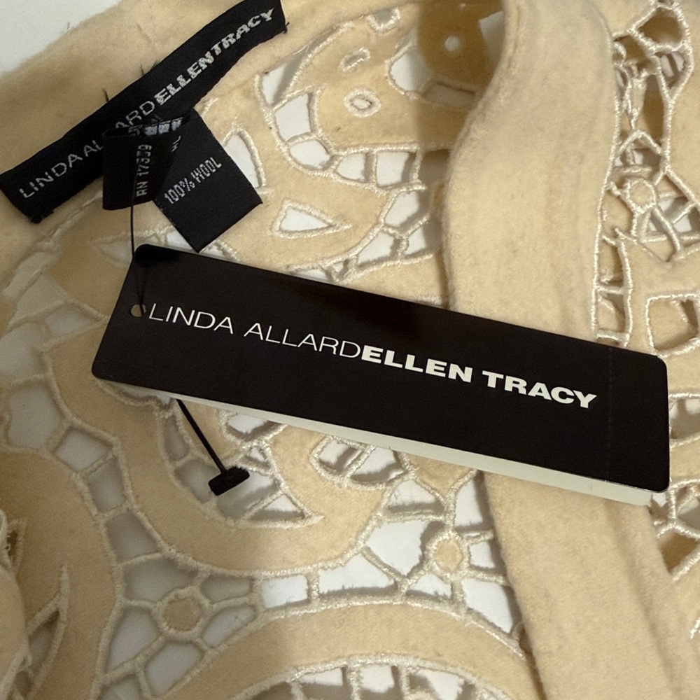 Chic Open-Front Lace Shrug in Cream - Picture 7 of 11